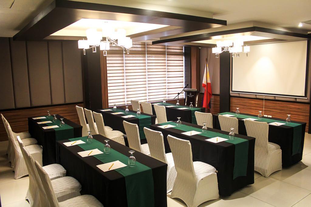 เบรนท์วูด สวีทส์ - เกซอนซิตี้ Hotel ภายนอก รูปภาพ