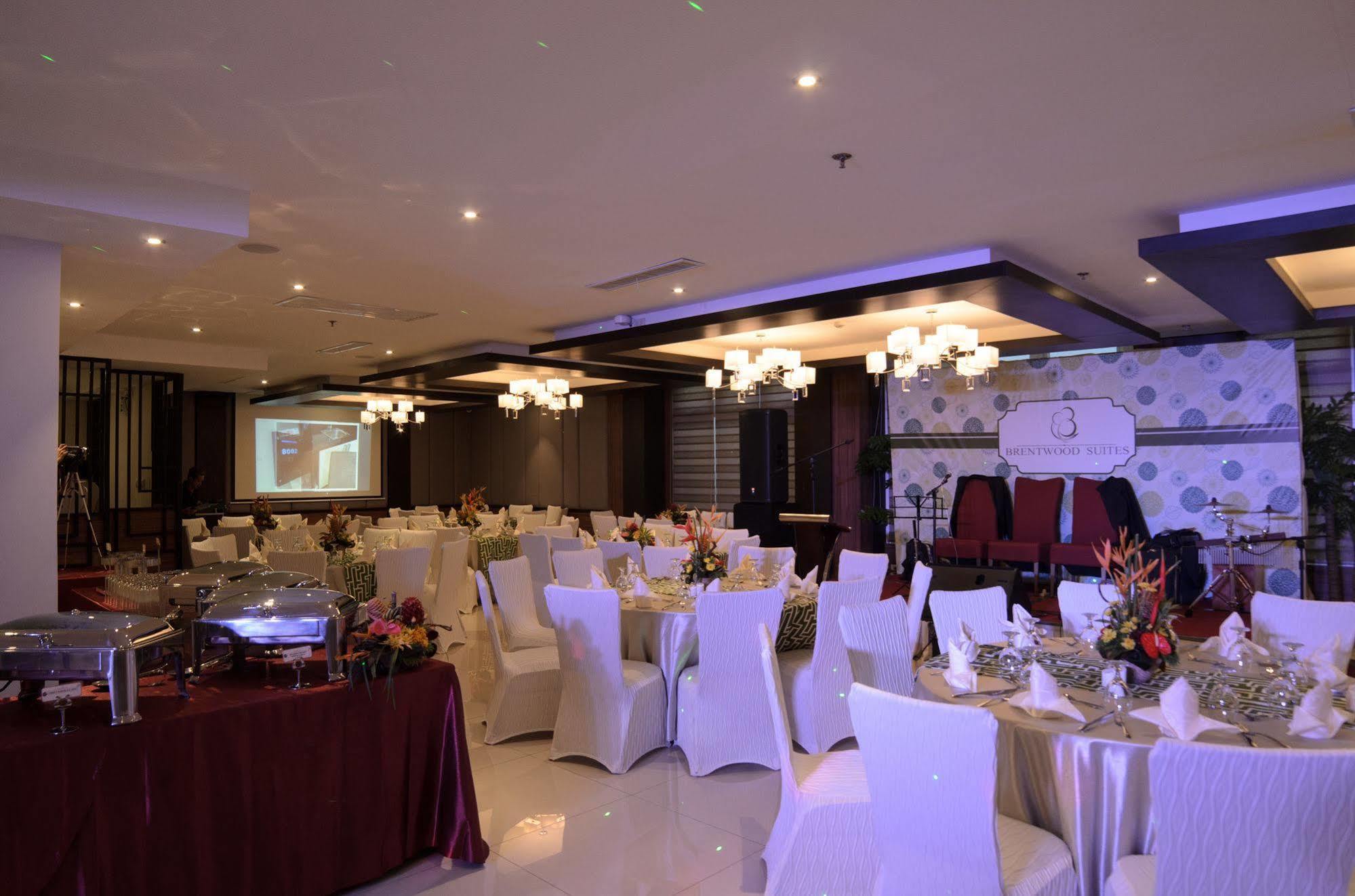 เบรนท์วูด สวีทส์ - เกซอนซิตี้ Hotel ภายนอก รูปภาพ